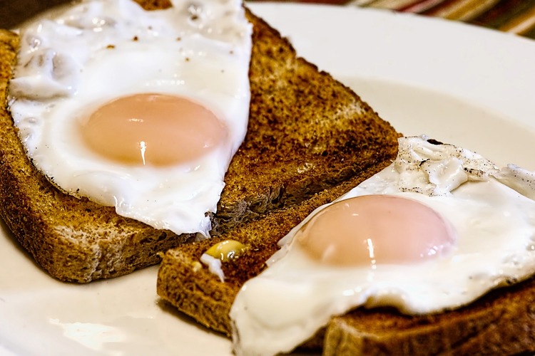 Eggs Recipe - Sunny Side Up Eggs on Whole Wheat Toast