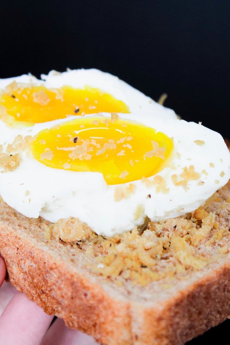 Egg Recipe - Fried Eggs on Toast