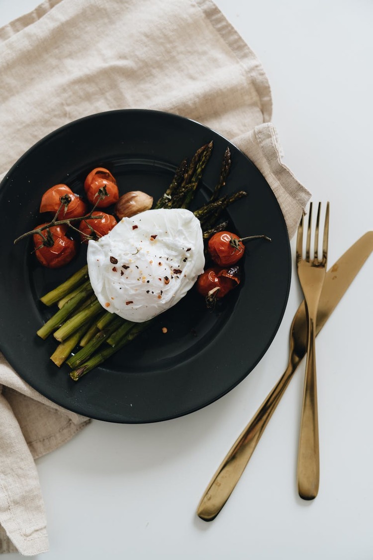 Eggs Recipe - Asparagus With Poached Egg and Roasted Tomatoes