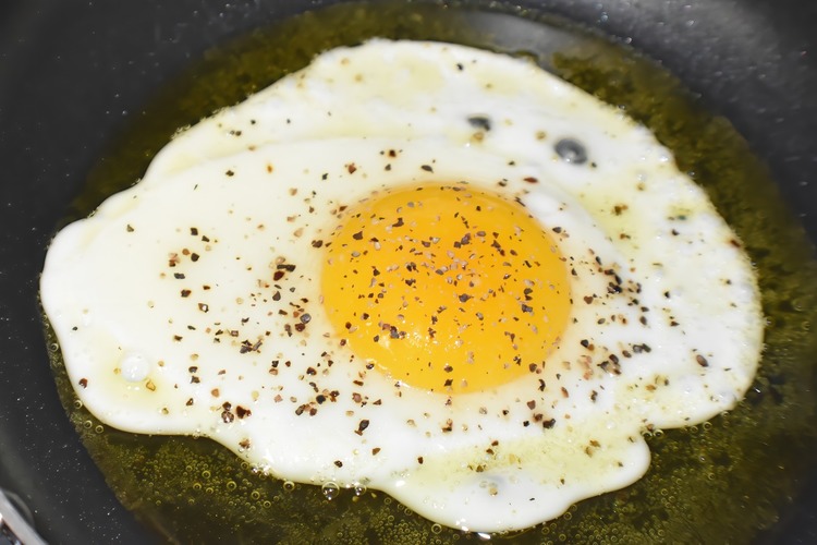 Egg Recipe - Pan Fried Sunny Side Up Eggs