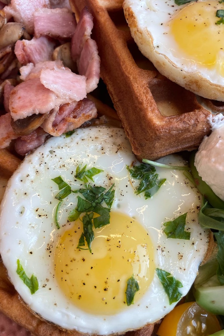 Fried Eggs on Waffles with Bacon - Egg Recipe